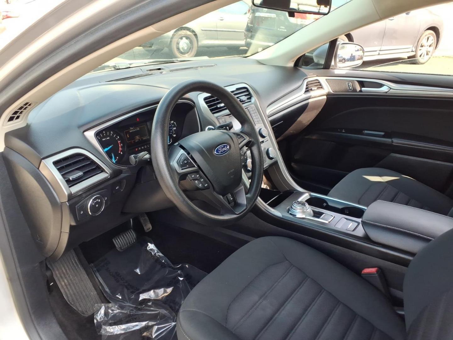 2017 Ingot Silver Ford Fusion SE (3FA6P0H72HR) with an 2.5L 4 Cylinder Sequential-Port F.I. engine, Automatic transmission, located at 50 Eastern Blvd., Essex, MD, 21221, (410) 686-3444, 39.304367, -76.484947- Photo#8