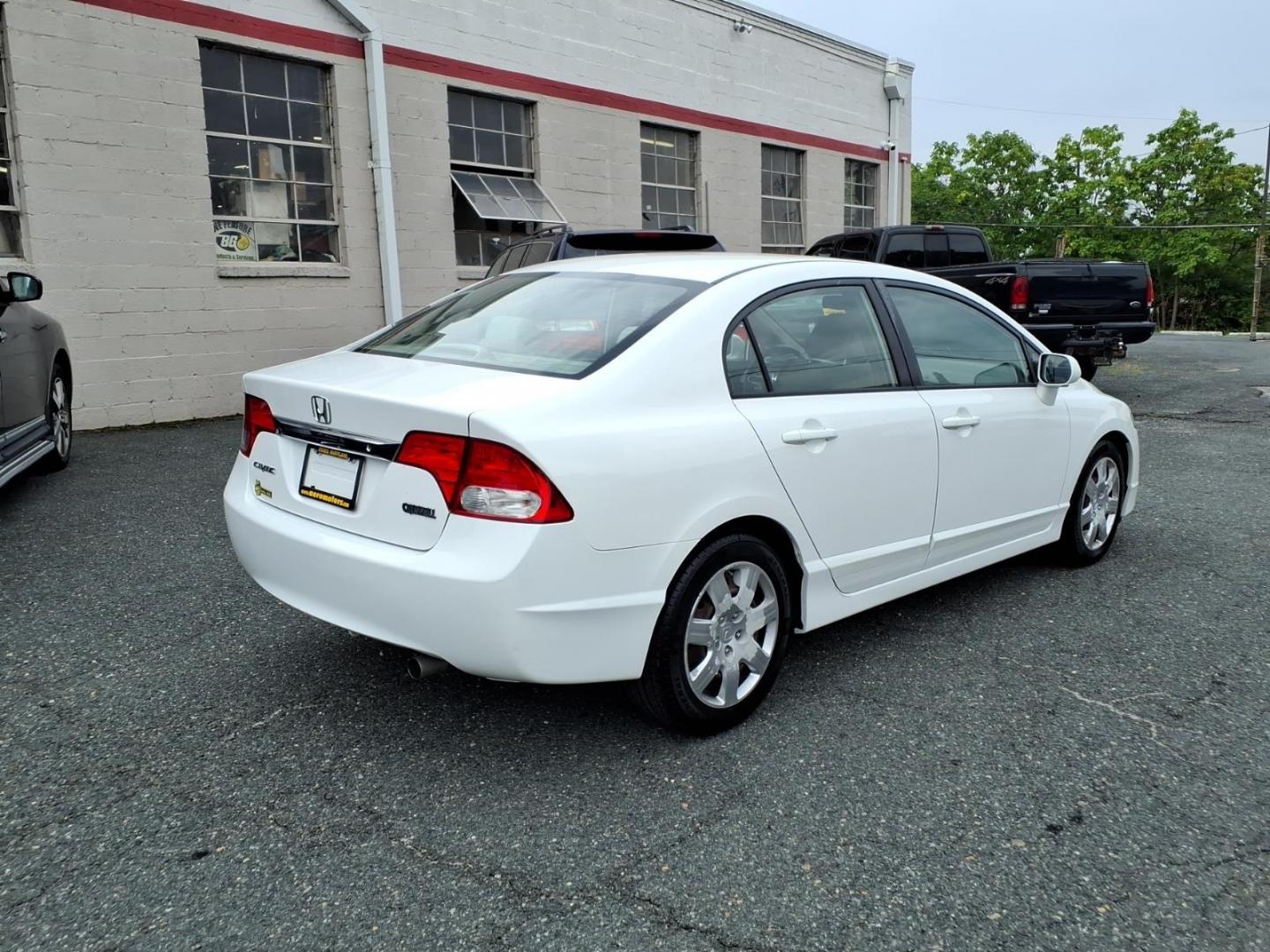 2010 White Honda Civic LX (2HGFA1F50AH) with an 1.8L 4 Cylinder Fuel Injected engine, Automatic transmission, located at 50 Eastern Blvd., Essex, MD, 21221, (410) 686-3444, 39.304367, -76.484947- Photo#4