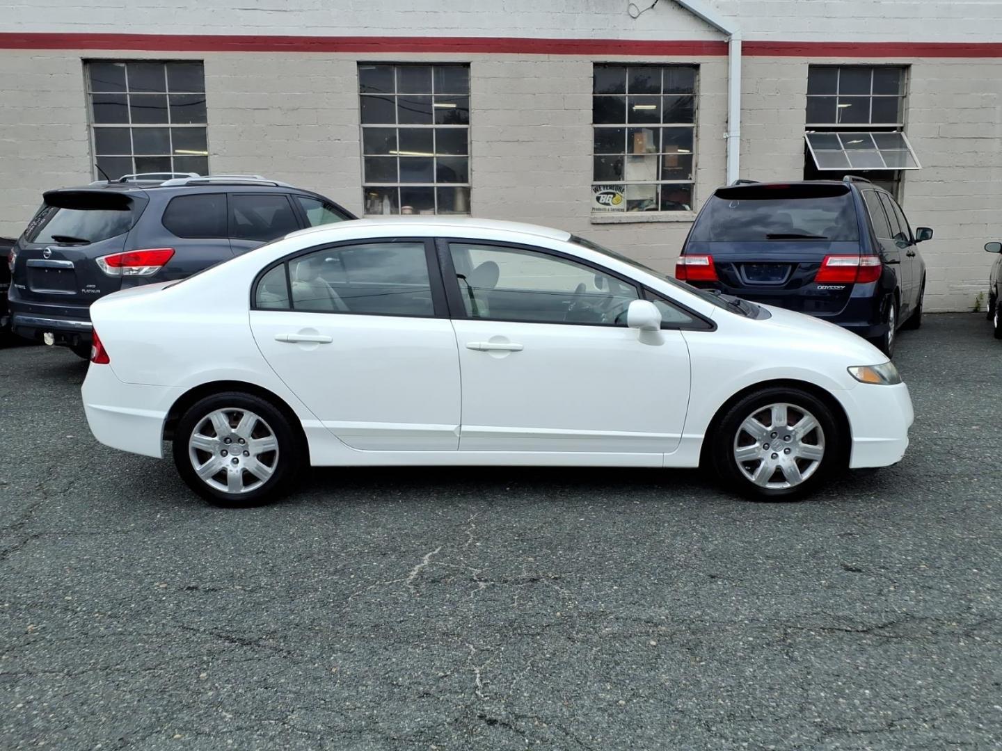 2010 White Honda Civic LX (2HGFA1F50AH) with an 1.8L 4 Cylinder Fuel Injected engine, Automatic transmission, located at 50 Eastern Blvd., Essex, MD, 21221, (410) 686-3444, 39.304367, -76.484947- Photo#5
