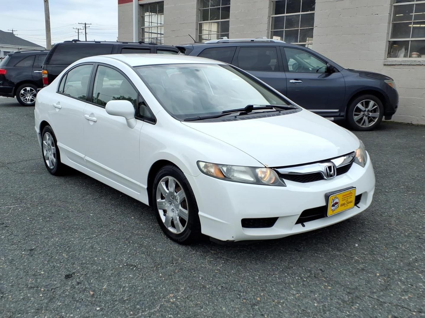 2010 White Honda Civic LX (2HGFA1F50AH) with an 1.8L 4 Cylinder Fuel Injected engine, Automatic transmission, located at 50 Eastern Blvd., Essex, MD, 21221, (410) 686-3444, 39.304367, -76.484947- Photo#6