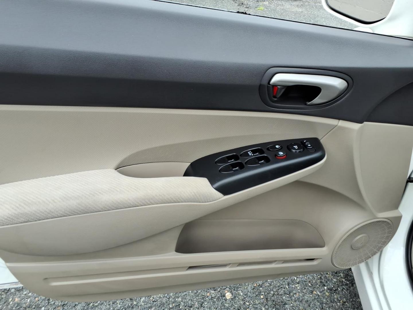 2010 White Honda Civic LX (2HGFA1F50AH) with an 1.8L 4 Cylinder Fuel Injected engine, Automatic transmission, located at 50 Eastern Blvd., Essex, MD, 21221, (410) 686-3444, 39.304367, -76.484947- Photo#9