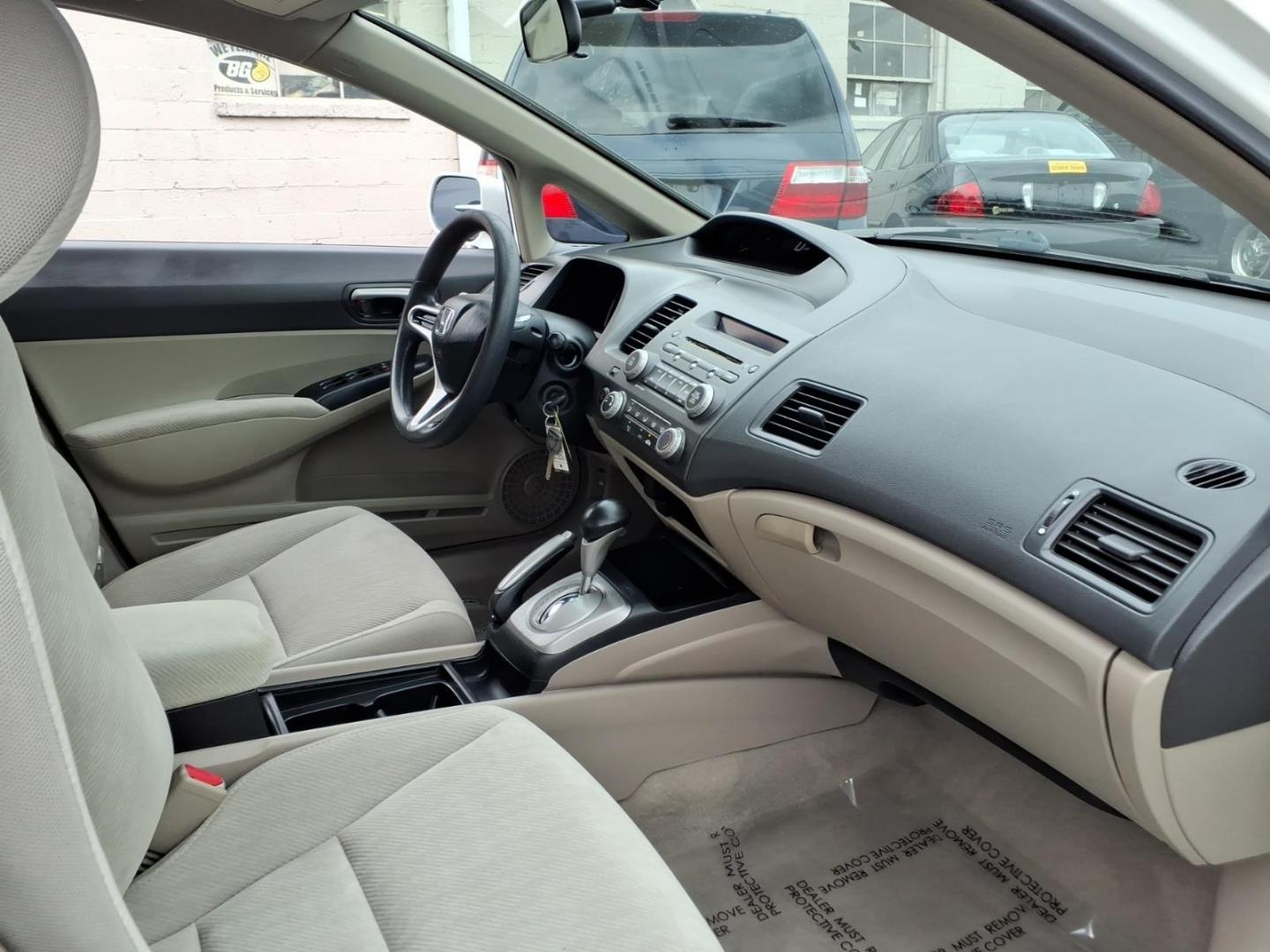 2010 White Honda Civic LX (2HGFA1F50AH) with an 1.8L 4 Cylinder Fuel Injected engine, Automatic transmission, located at 50 Eastern Blvd., Essex, MD, 21221, (410) 686-3444, 39.304367, -76.484947- Photo#13