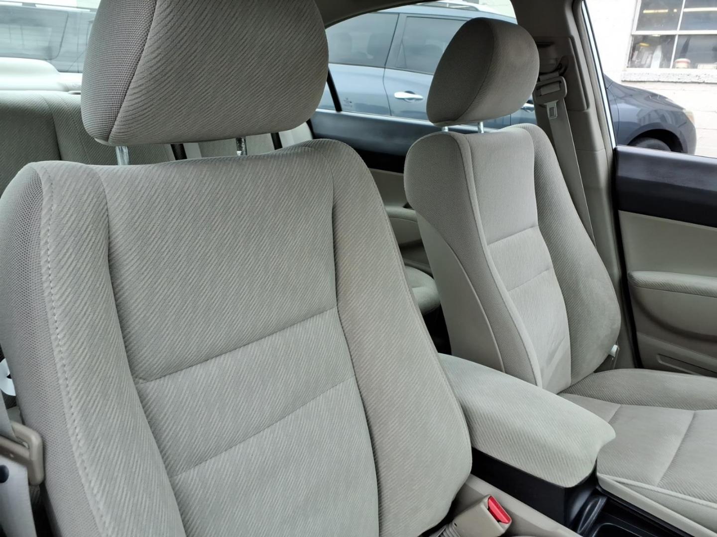 2010 White Honda Civic LX (2HGFA1F50AH) with an 1.8L 4 Cylinder Fuel Injected engine, Automatic transmission, located at 50 Eastern Blvd., Essex, MD, 21221, (410) 686-3444, 39.304367, -76.484947- Photo#15