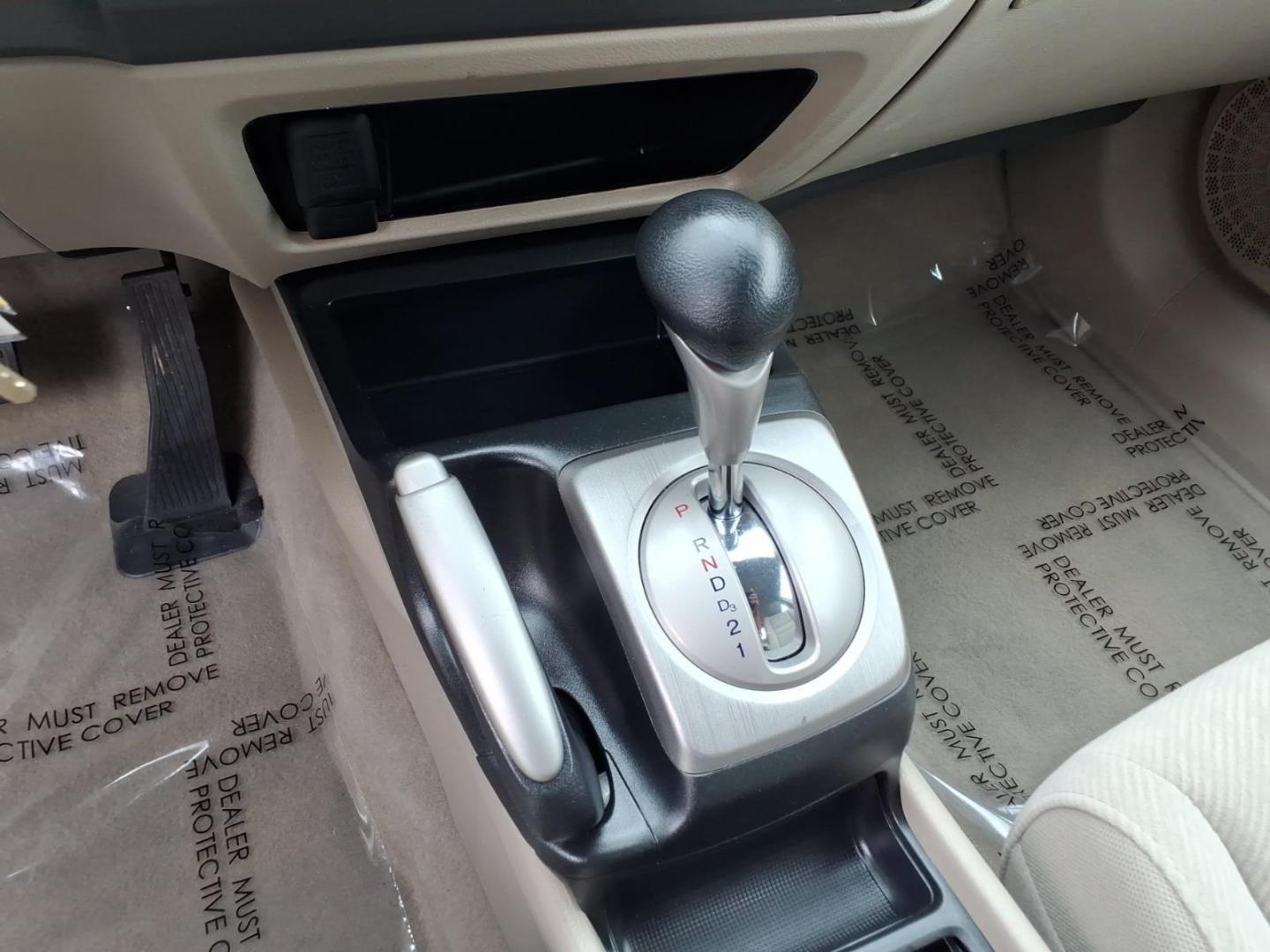 2010 White Honda Civic LX (2HGFA1F50AH) with an 1.8L 4 Cylinder Fuel Injected engine, Automatic transmission, located at 50 Eastern Blvd., Essex, MD, 21221, (410) 686-3444, 39.304367, -76.484947- Photo#19