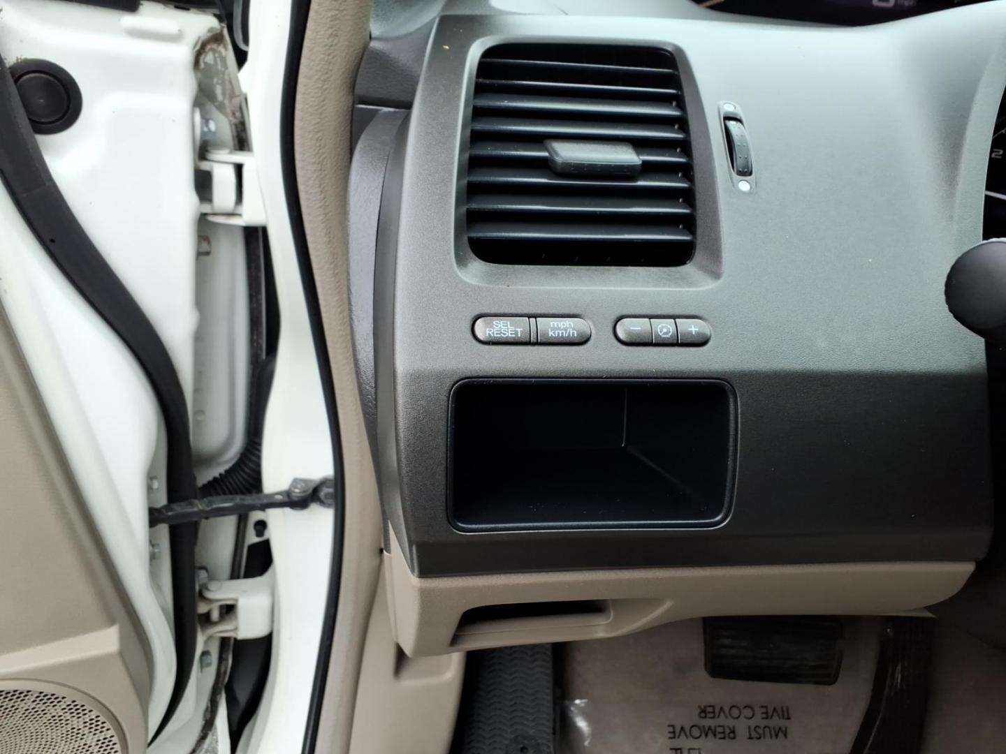 2010 White Honda Civic LX (2HGFA1F50AH) with an 1.8L 4 Cylinder Fuel Injected engine, Automatic transmission, located at 50 Eastern Blvd., Essex, MD, 21221, (410) 686-3444, 39.304367, -76.484947- Photo#20