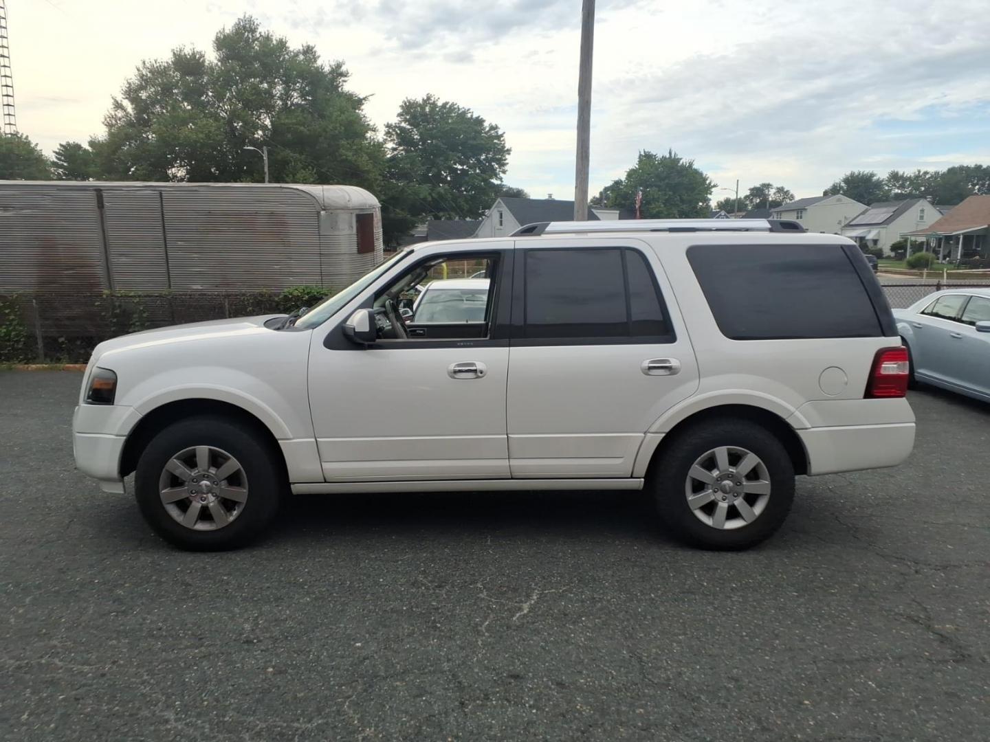 2010 White Ford Expedition Limited (1FMJU1K58AE) with an 5.4L 8 Cylinder Sequential-Port F.I. engine, V8AT transmission, located at 50 Eastern Blvd., Essex, MD, 21221, (410) 686-3444, 39.304367, -76.484947- Photo#1