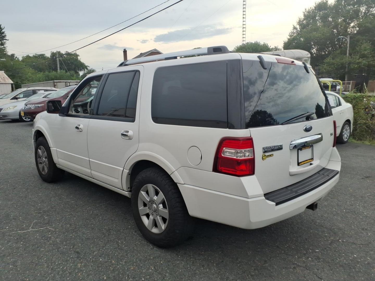 2010 White Ford Expedition Limited (1FMJU1K58AE) with an 5.4L 8 Cylinder Sequential-Port F.I. engine, V8AT transmission, located at 50 Eastern Blvd., Essex, MD, 21221, (410) 686-3444, 39.304367, -76.484947- Photo#2