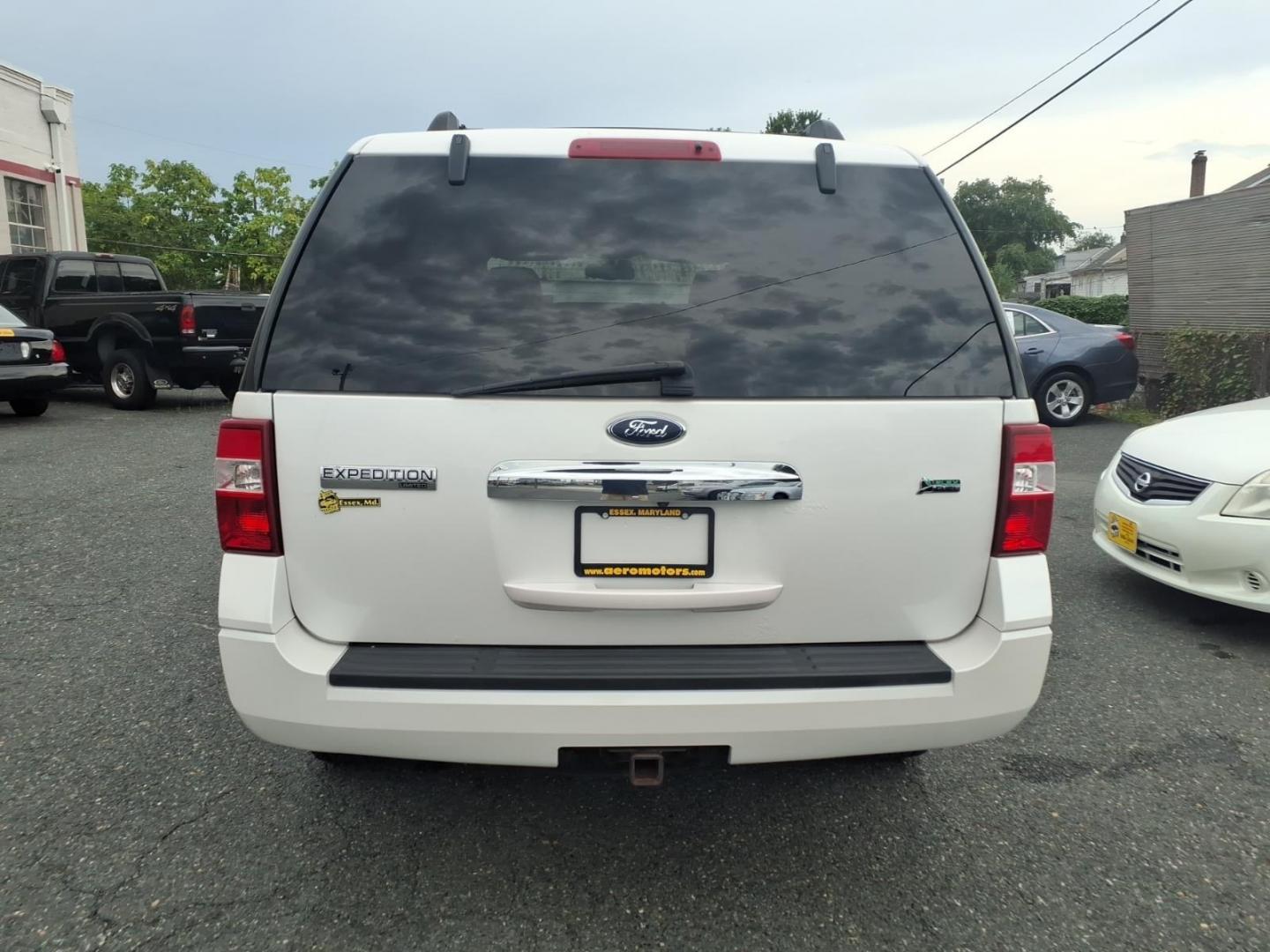 2010 White Ford Expedition Limited (1FMJU1K58AE) with an 5.4L 8 Cylinder Sequential-Port F.I. engine, V8AT transmission, located at 50 Eastern Blvd., Essex, MD, 21221, (410) 686-3444, 39.304367, -76.484947- Photo#3