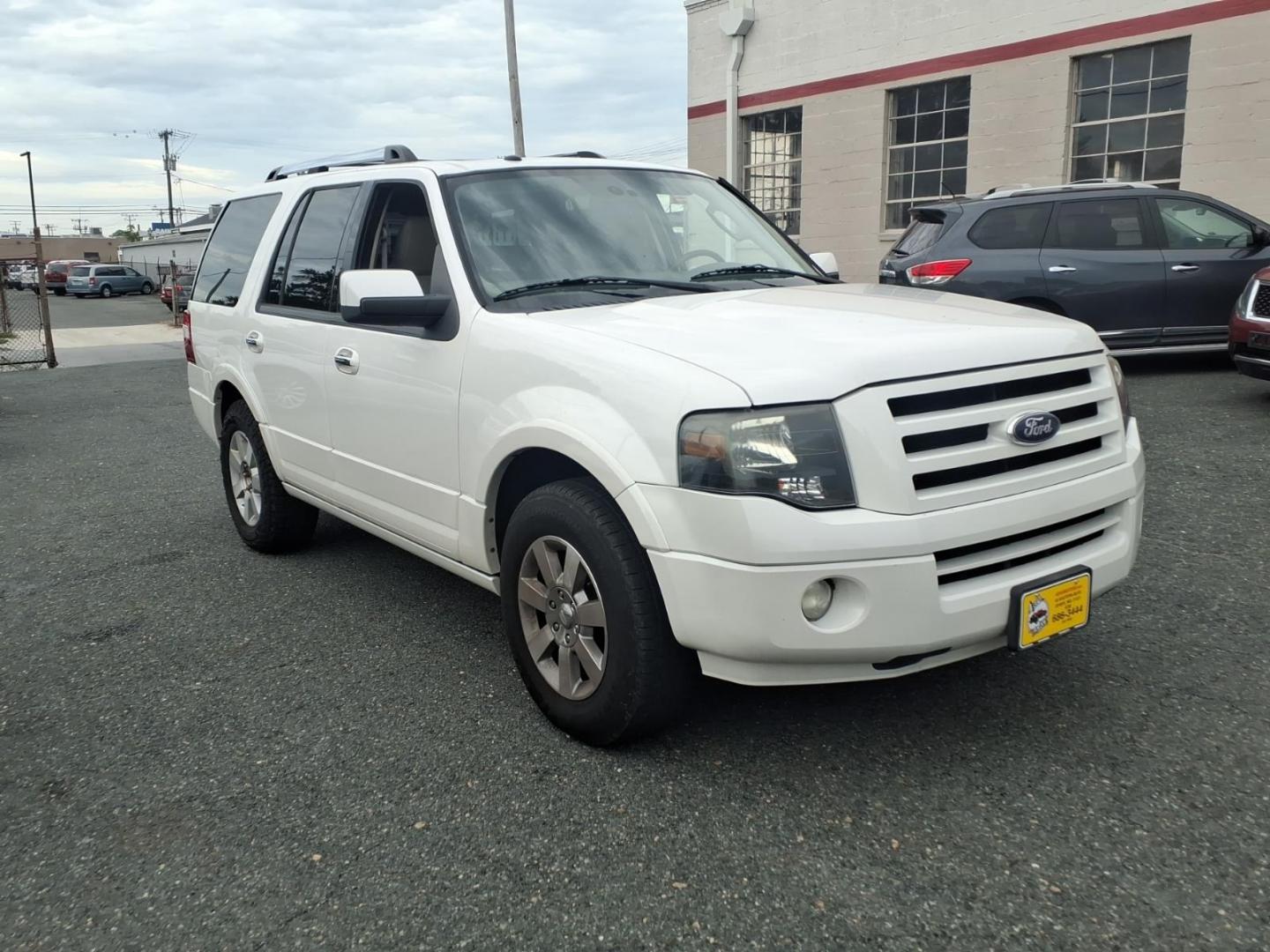 2010 White Ford Expedition Limited (1FMJU1K58AE) with an 5.4L 8 Cylinder Sequential-Port F.I. engine, V8AT transmission, located at 50 Eastern Blvd., Essex, MD, 21221, (410) 686-3444, 39.304367, -76.484947- Photo#5