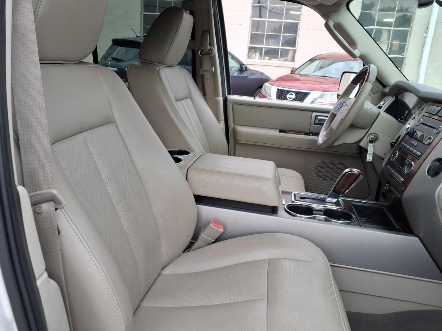 2010 White Ford Expedition Limited (1FMJU1K58AE) with an 5.4L 8 Cylinder Sequential-Port F.I. engine, V8AT transmission, located at 50 Eastern Blvd., Essex, MD, 21221, (410) 686-3444, 39.304367, -76.484947- Photo#10