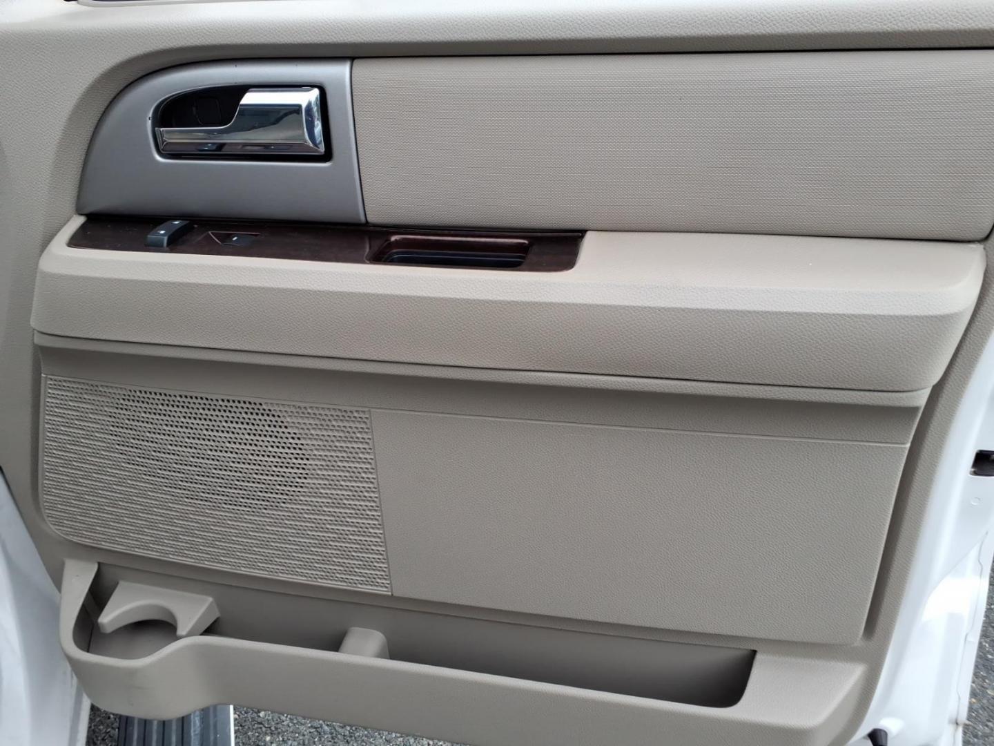 2010 White Ford Expedition Limited (1FMJU1K58AE) with an 5.4L 8 Cylinder Sequential-Port F.I. engine, V8AT transmission, located at 50 Eastern Blvd., Essex, MD, 21221, (410) 686-3444, 39.304367, -76.484947- Photo#11
