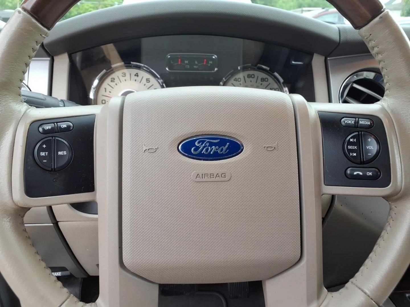 2010 White Ford Expedition Limited (1FMJU1K58AE) with an 5.4L 8 Cylinder Sequential-Port F.I. engine, V8AT transmission, located at 50 Eastern Blvd., Essex, MD, 21221, (410) 686-3444, 39.304367, -76.484947- Photo#16