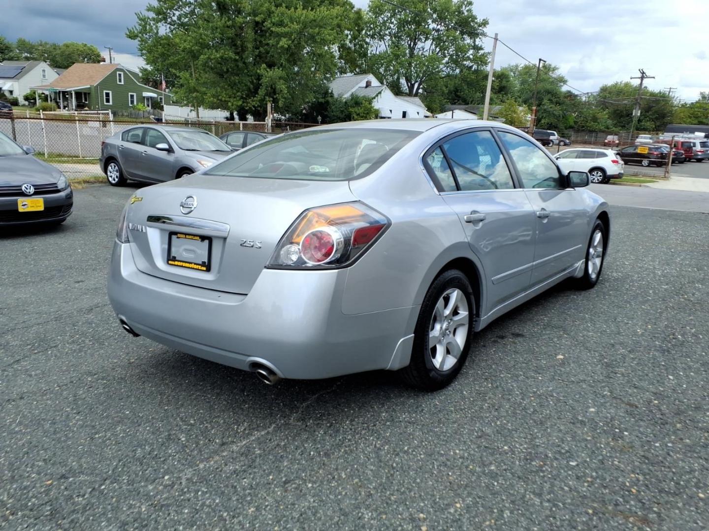 2009 Radiant Silver Nissan Altima 2.5 (1N4AL21E69C) with an 2.5L 2.5L I4 175hp 180ft. lbs. Sequential Fuel Injection engine, CVT transmission, located at 50 Eastern Blvd., Essex, MD, 21221, (410) 686-3444, 39.304367, -76.484947- Photo#4