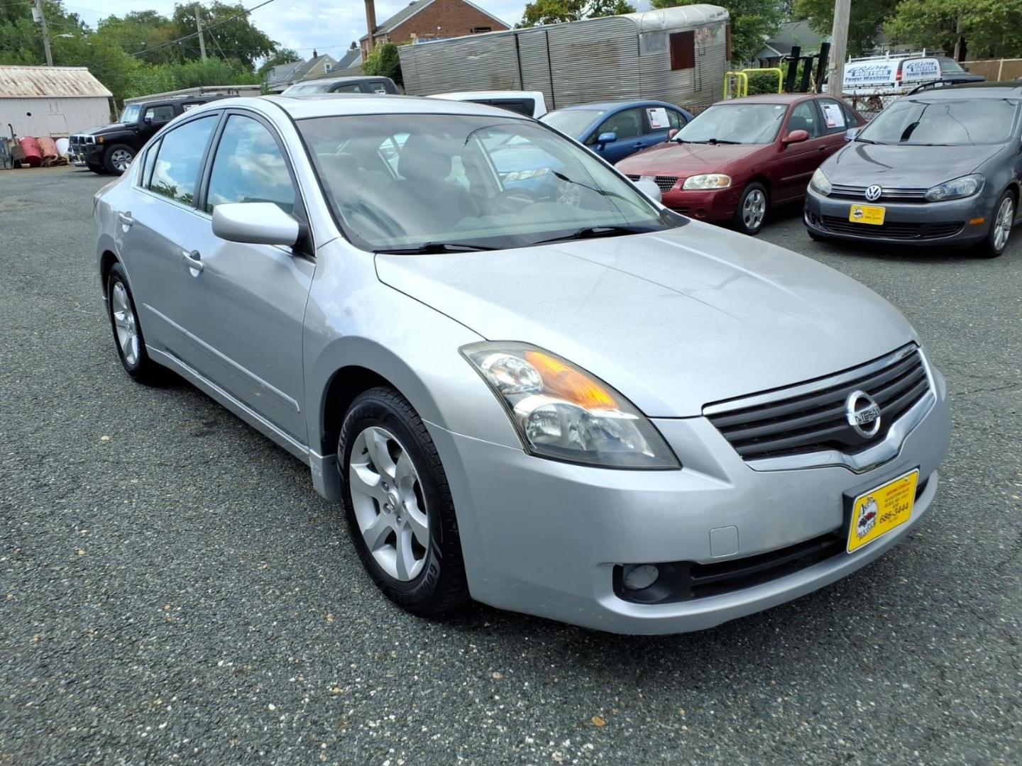 2009 Radiant Silver Nissan Altima 2.5 (1N4AL21E69C) with an 2.5L 2.5L I4 175hp 180ft. lbs. Sequential Fuel Injection engine, CVT transmission, located at 50 Eastern Blvd., Essex, MD, 21221, (410) 686-3444, 39.304367, -76.484947- Photo#6
