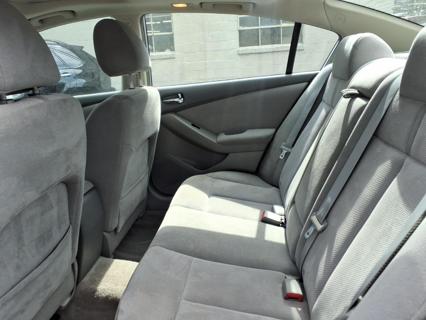 2009 Radiant Silver Nissan Altima 2.5 (1N4AL21E69C) with an 2.5L 2.5L I4 175hp 180ft. lbs. Sequential Fuel Injection engine, CVT transmission, located at 50 Eastern Blvd., Essex, MD, 21221, (410) 686-3444, 39.304367, -76.484947- Photo#11