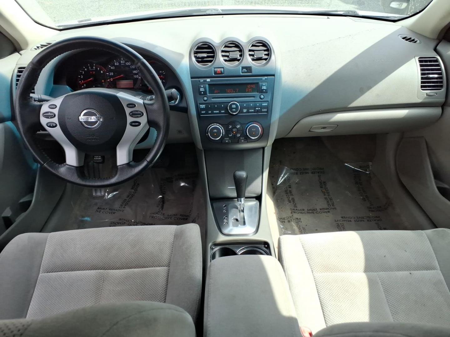 2009 Radiant Silver Nissan Altima 2.5 (1N4AL21E69C) with an 2.5L 2.5L I4 175hp 180ft. lbs. Sequential Fuel Injection engine, CVT transmission, located at 50 Eastern Blvd., Essex, MD, 21221, (410) 686-3444, 39.304367, -76.484947- Photo#15