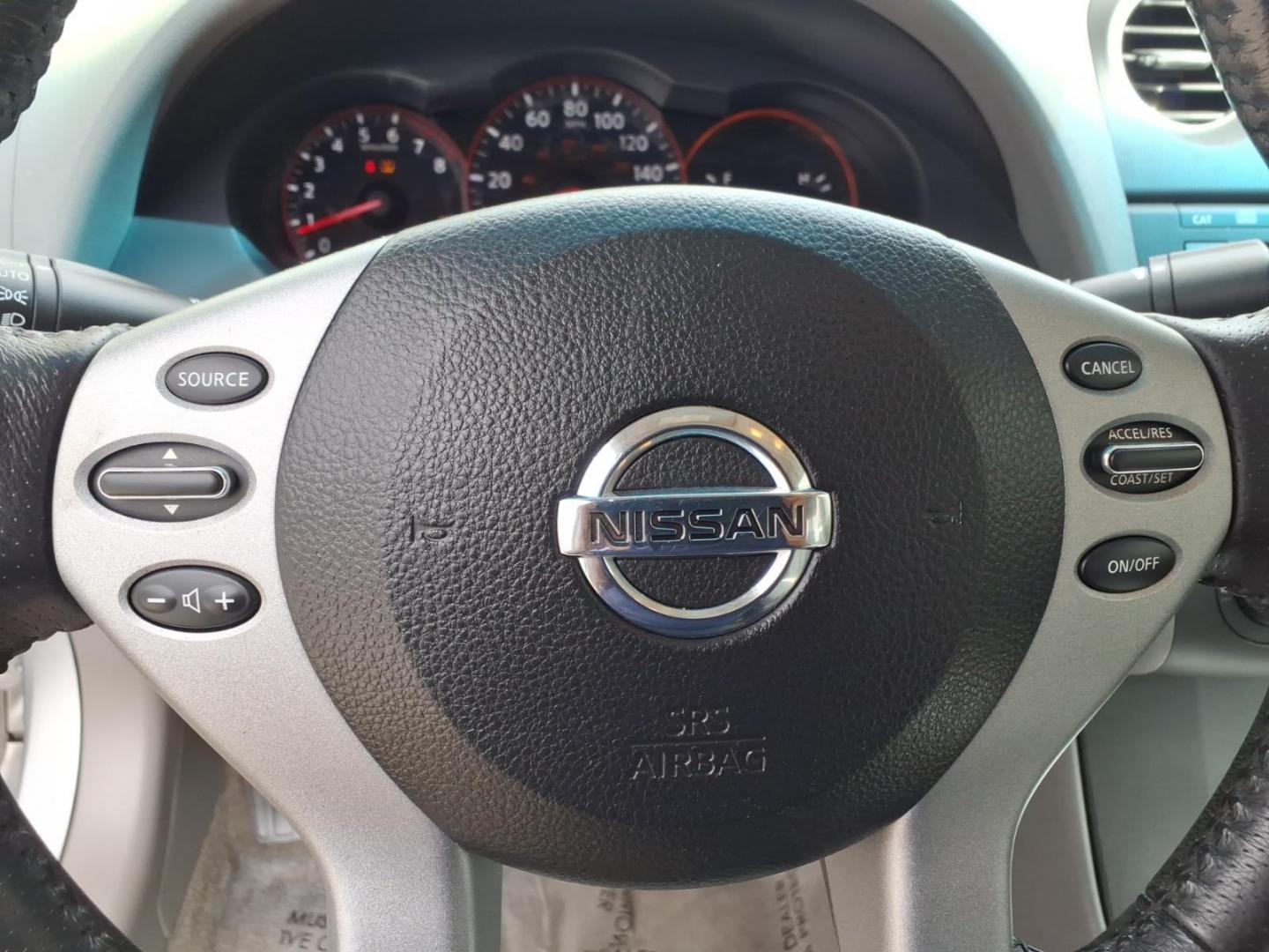 2009 Radiant Silver Nissan Altima 2.5 (1N4AL21E69C) with an 2.5L 2.5L I4 175hp 180ft. lbs. Sequential Fuel Injection engine, CVT transmission, located at 50 Eastern Blvd., Essex, MD, 21221, (410) 686-3444, 39.304367, -76.484947- Photo#18