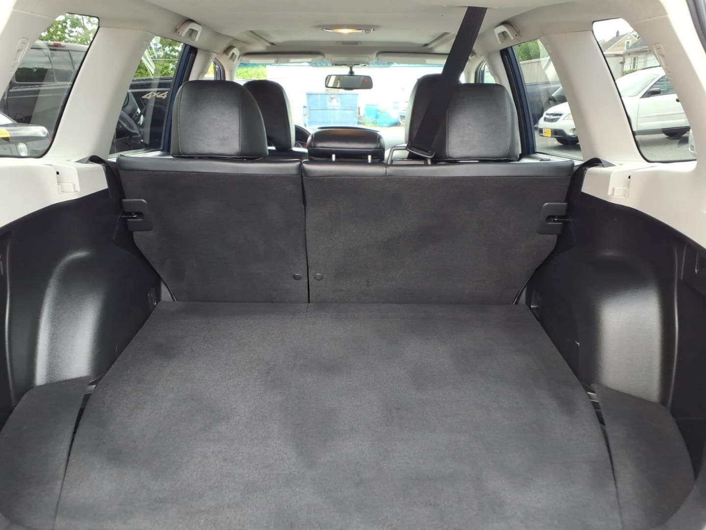 2012 Marine Blue Pearl Subaru Forester 2.5X Limited (JF2SHAEC9CH) with an 2.5L 4 Cylinder Fuel Injected engine, Automatic transmission, located at 50 Eastern Blvd., Essex, MD, 21221, (410) 686-3444, 39.304367, -76.484947- Photo#13