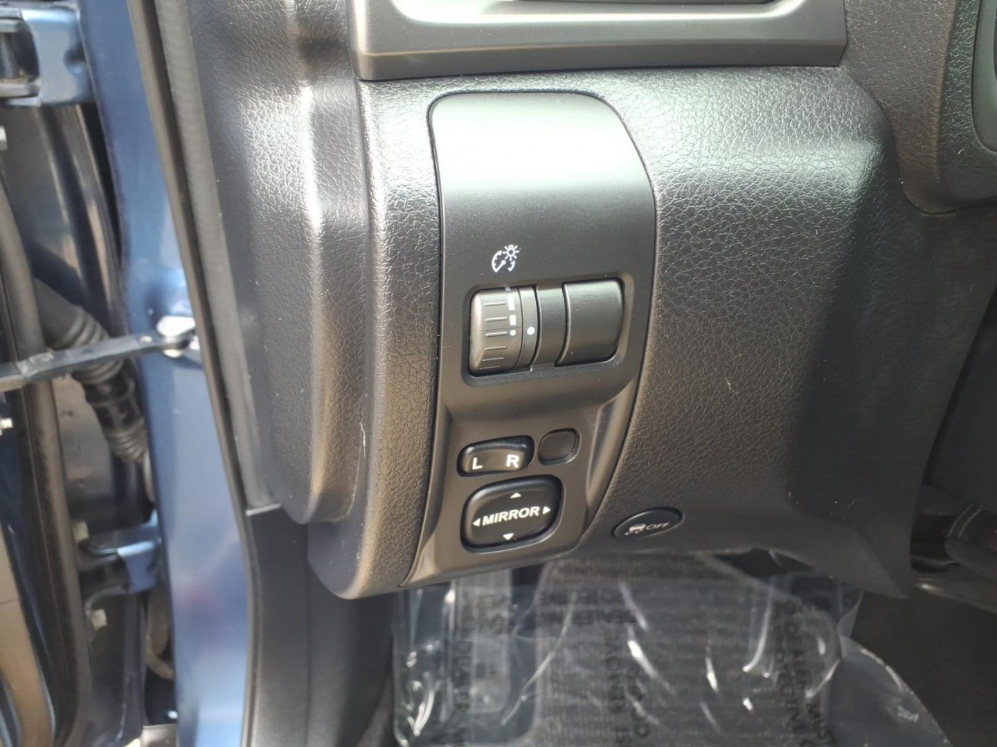 2012 Marine Blue Pearl Subaru Forester 2.5X Limited (JF2SHAEC9CH) with an 2.5L 4 Cylinder Fuel Injected engine, Automatic transmission, located at 50 Eastern Blvd., Essex, MD, 21221, (410) 686-3444, 39.304367, -76.484947- Photo#18