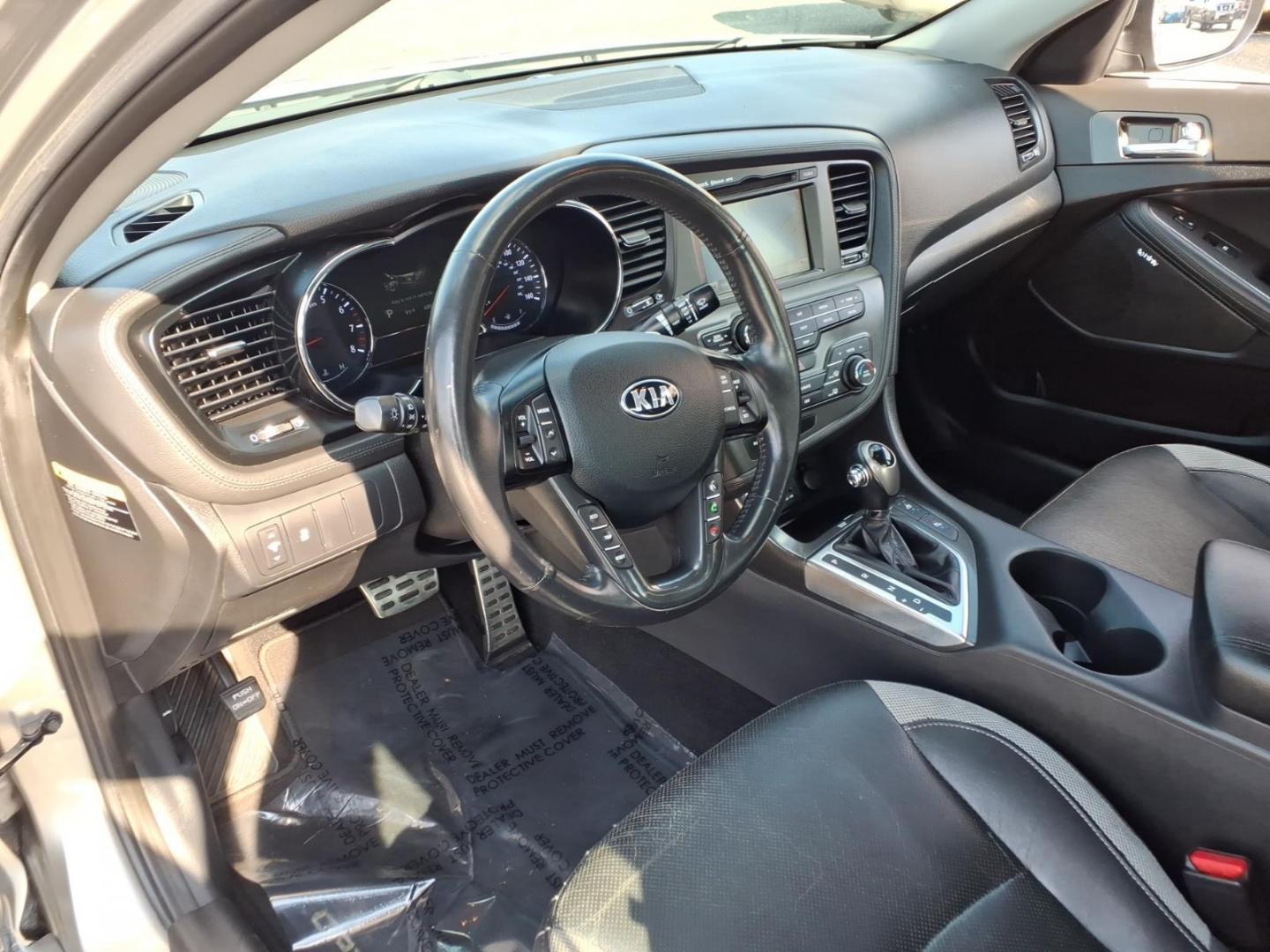 2013 Bright Silver Kia Optima SX (5XXGR4A62DG) with an 2.0L 2.0L Turbo I4 274hp 269ft. lbs. Turbocharged engine, 6-Speed Automatic Sportmatic transmission, located at 50 Eastern Blvd., Essex, MD, 21221, (410) 686-3444, 39.304367, -76.484947- Photo#8