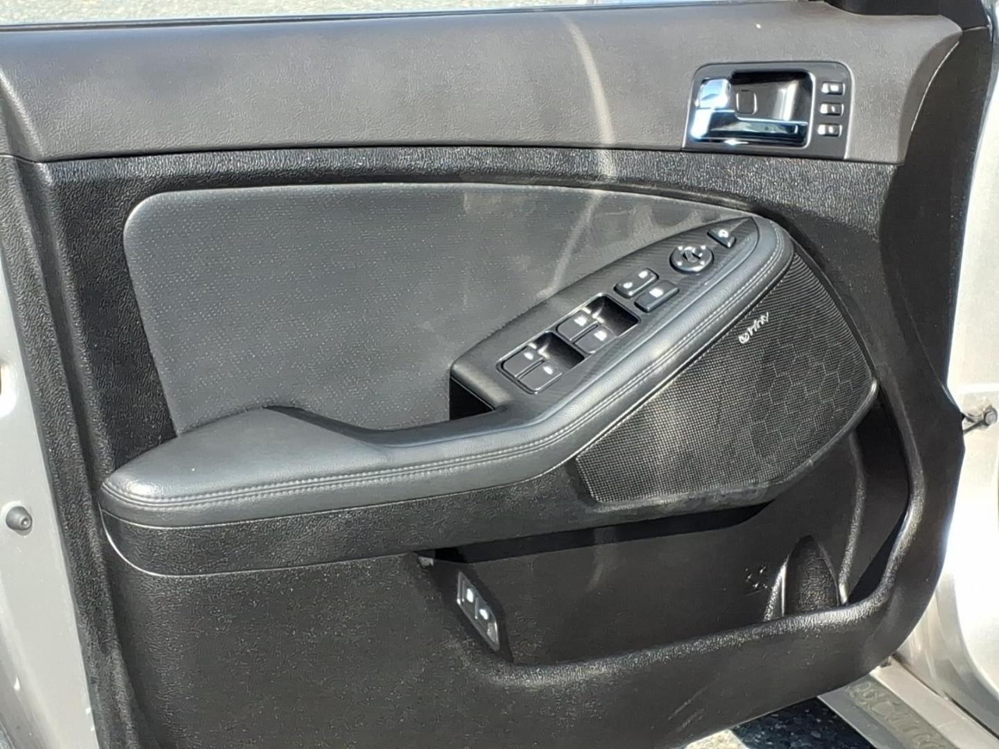 2013 Bright Silver Kia Optima SX (5XXGR4A62DG) with an 2.0L 2.0L Turbo I4 274hp 269ft. lbs. Turbocharged engine, 6-Speed Automatic Sportmatic transmission, located at 50 Eastern Blvd., Essex, MD, 21221, (410) 686-3444, 39.304367, -76.484947- Photo#10