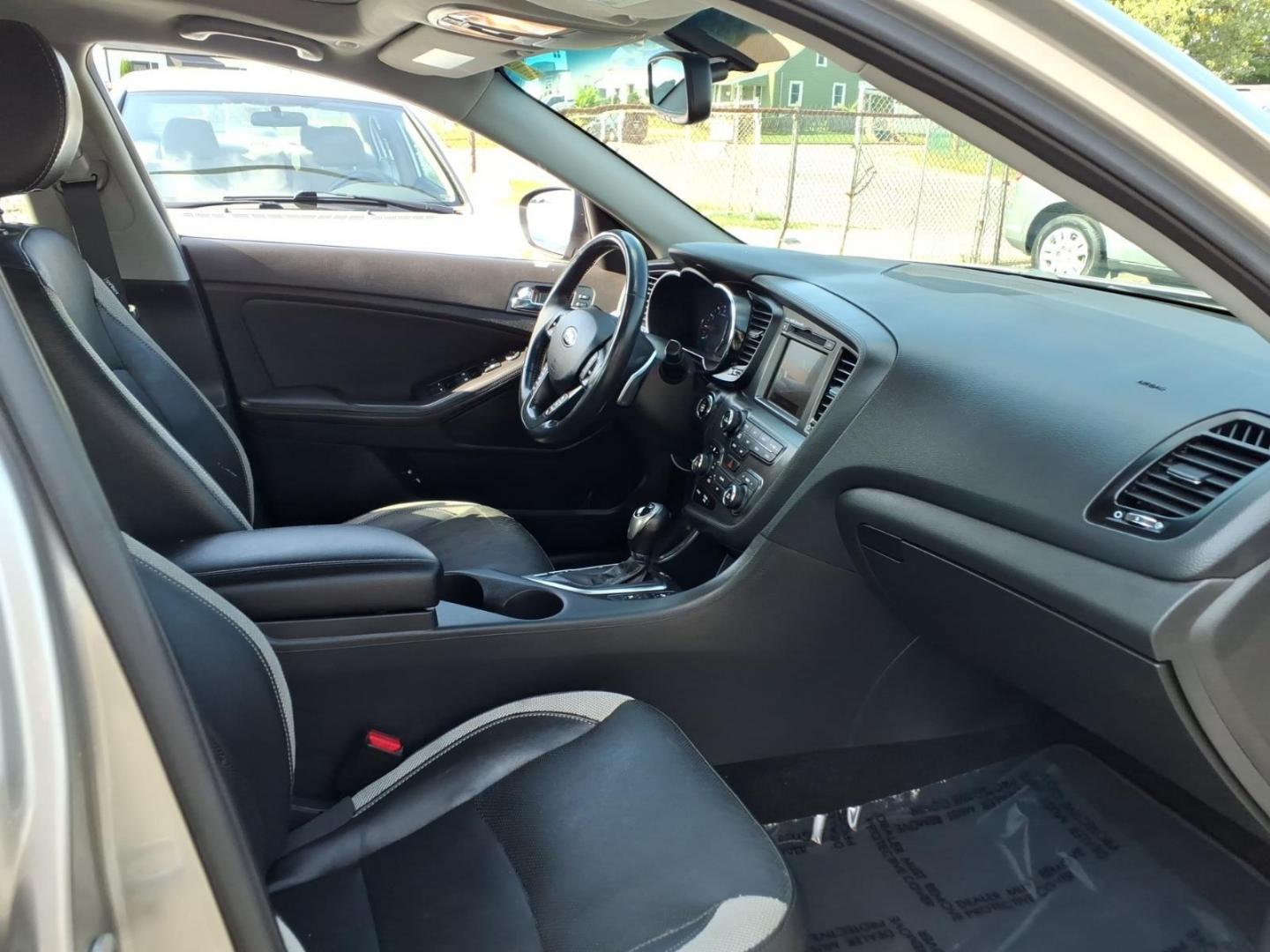 2013 Bright Silver Kia Optima SX (5XXGR4A62DG) with an 2.0L 2.0L Turbo I4 274hp 269ft. lbs. Turbocharged engine, 6-Speed Automatic Sportmatic transmission, located at 50 Eastern Blvd., Essex, MD, 21221, (410) 686-3444, 39.304367, -76.484947- Photo#15
