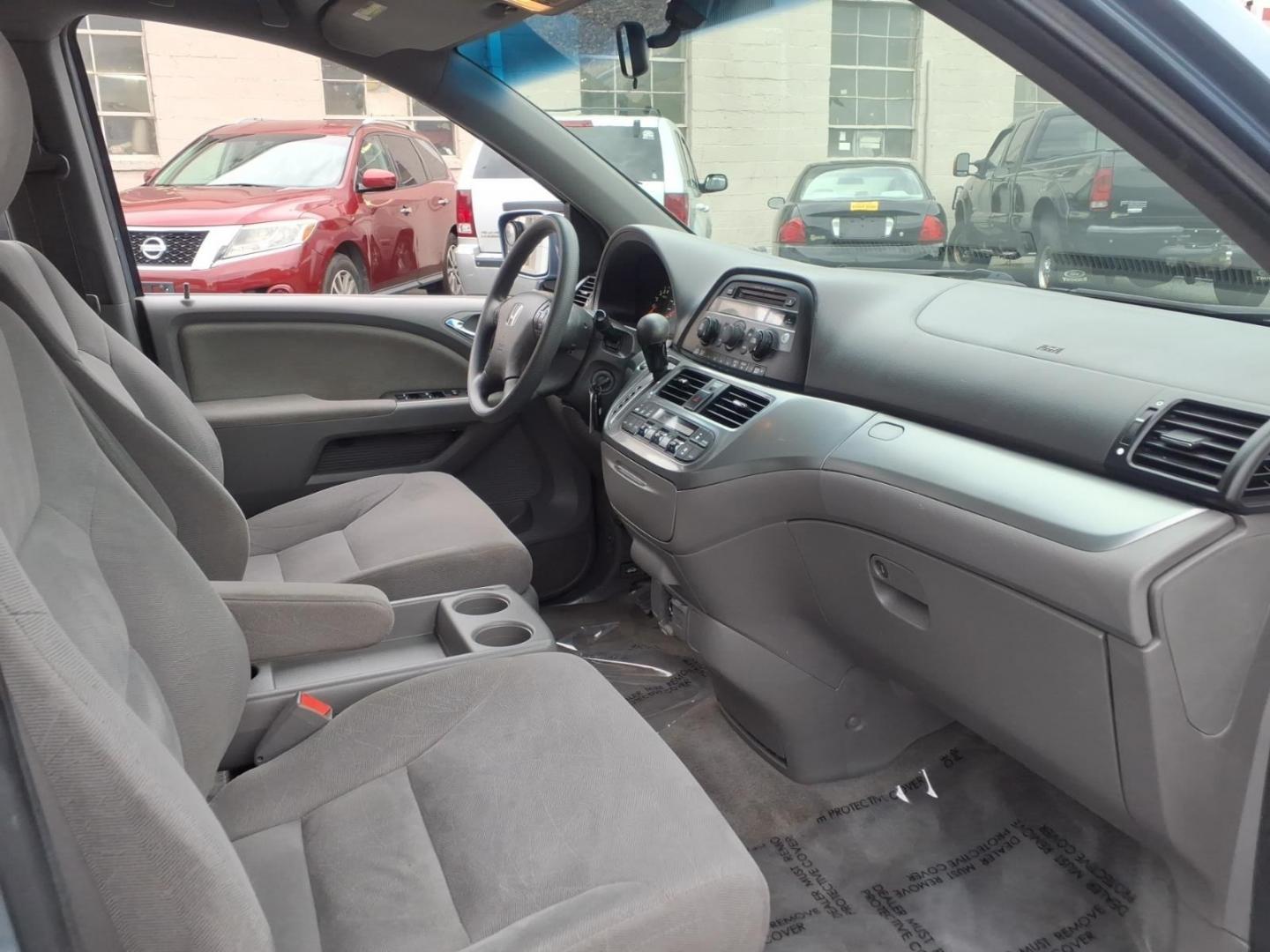 2010 Blue Honda Odyssey EX (5FNRL3H47AB) with an 3.5L 6 Cylinder Sequential-Port F.I. engine, V6 transmission, located at 50 Eastern Blvd., Essex, MD, 21221, (410) 686-3444, 39.304367, -76.484947- Photo#12