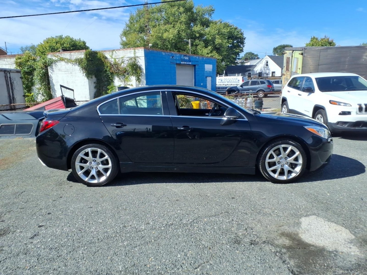 2016 B;ack Buick Regal GS (2G4GV5GX0G9) with an 2.0L 4 Cylinder Turbocharged engine, ATAWD transmission, located at 50 Eastern Blvd., Essex, MD, 21221, (410) 686-3444, 39.304367, -76.484947- Photo#5