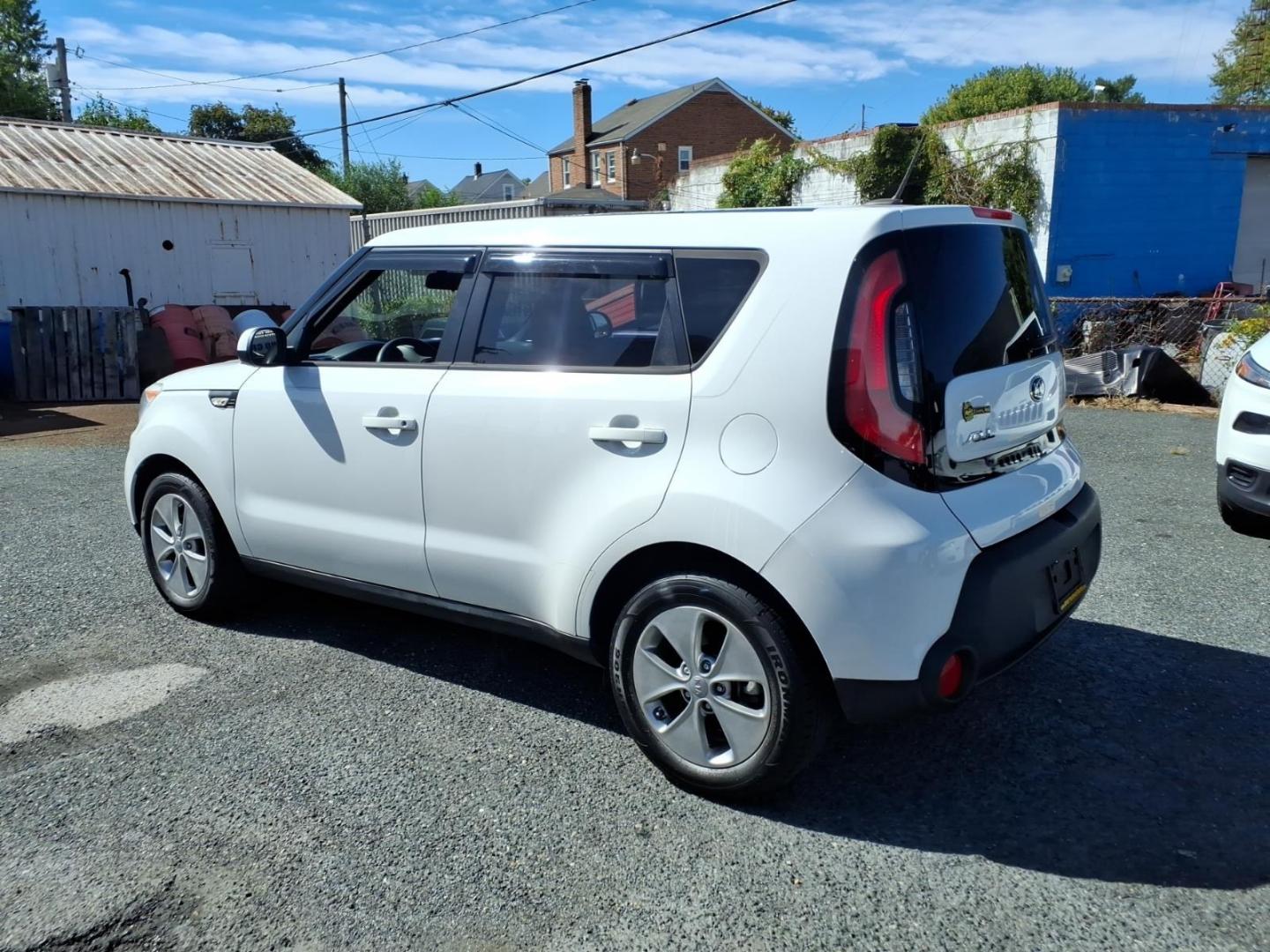 2014 Clear White Kia Soul Base (KNDJN2A20E7) with an 1.6L 1.6L I4 130hp 118ft. lbs. Fuel Injected engine, 6-Speed Manual transmission, located at 50 Eastern Blvd., Essex, MD, 21221, (410) 686-3444, 39.304367, -76.484947- Photo#2