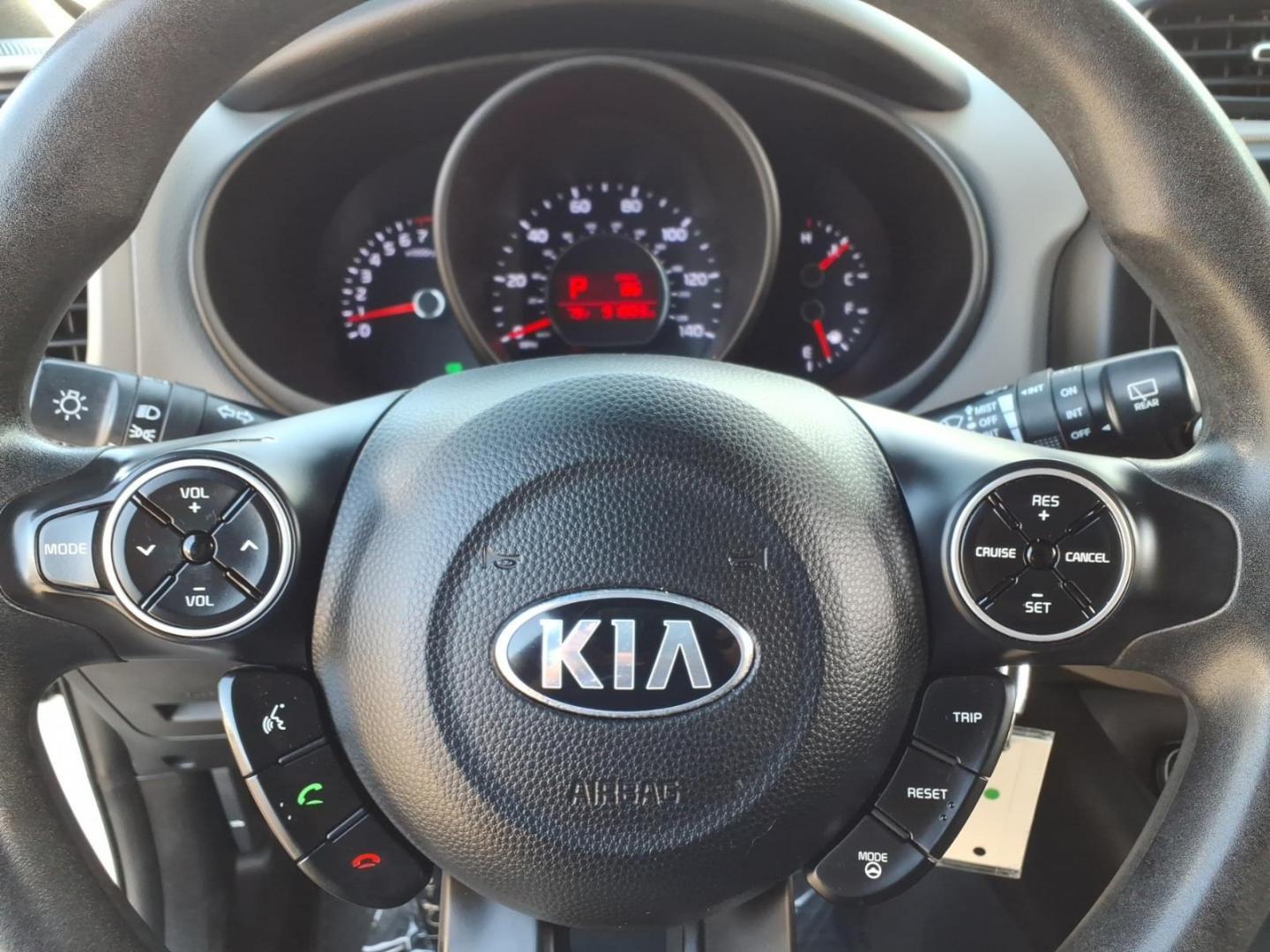 2014 Clear White Kia Soul Base (KNDJN2A20E7) with an 1.6L 1.6L I4 130hp 118ft. lbs. Fuel Injected engine, 6-Speed Manual transmission, located at 50 Eastern Blvd., Essex, MD, 21221, (410) 686-3444, 39.304367, -76.484947- Photo#20