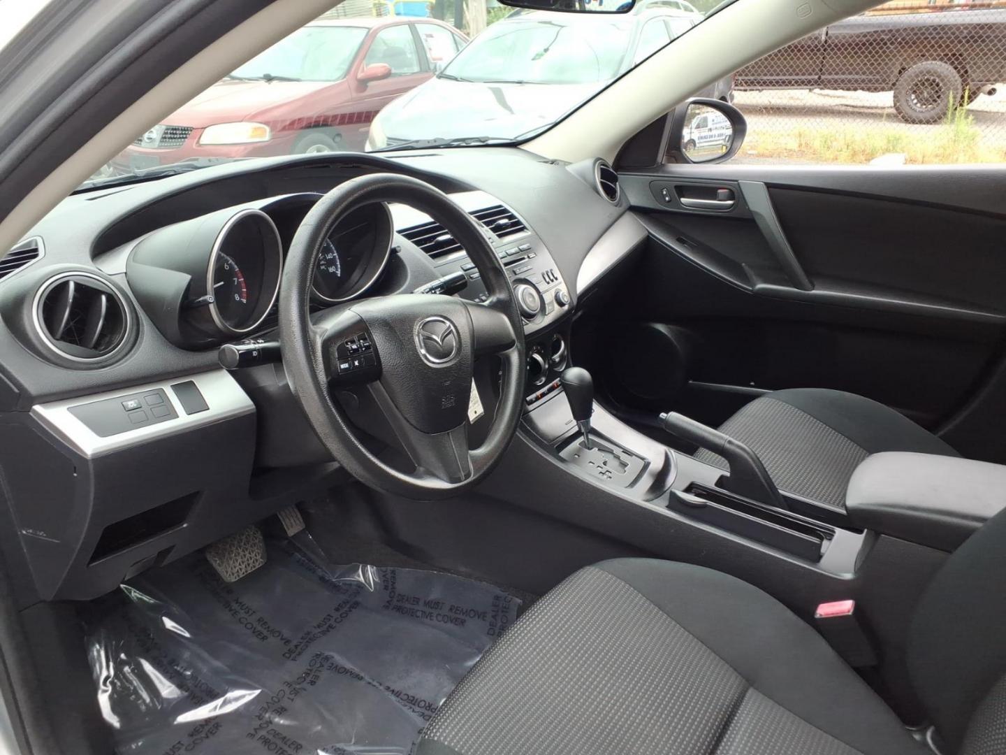 2013 Liquid Silver Metallic Mazda Mazda3 i SV (JM1BL1TF1D1) with an 2.0L 4 Cylinder Fuel Injected engine, Automatic transmission, located at 50 Eastern Blvd., Essex, MD, 21221, (410) 686-3444, 39.304367, -76.484947- Photo#8