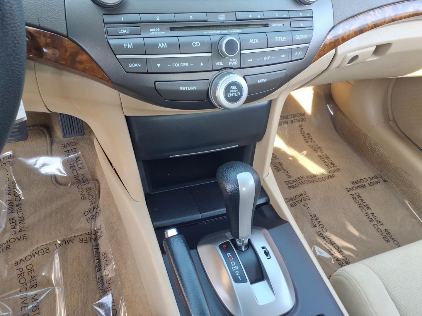 2008 White Honda Accord EX (1HGCP26778A) with an 2.4L 4 Cylinder Sequential-Port F.I. engine, Automatic transmission, located at 50 Eastern Blvd., Essex, MD, 21221, (410) 686-3444, 39.304367, -76.484947- Photo#17