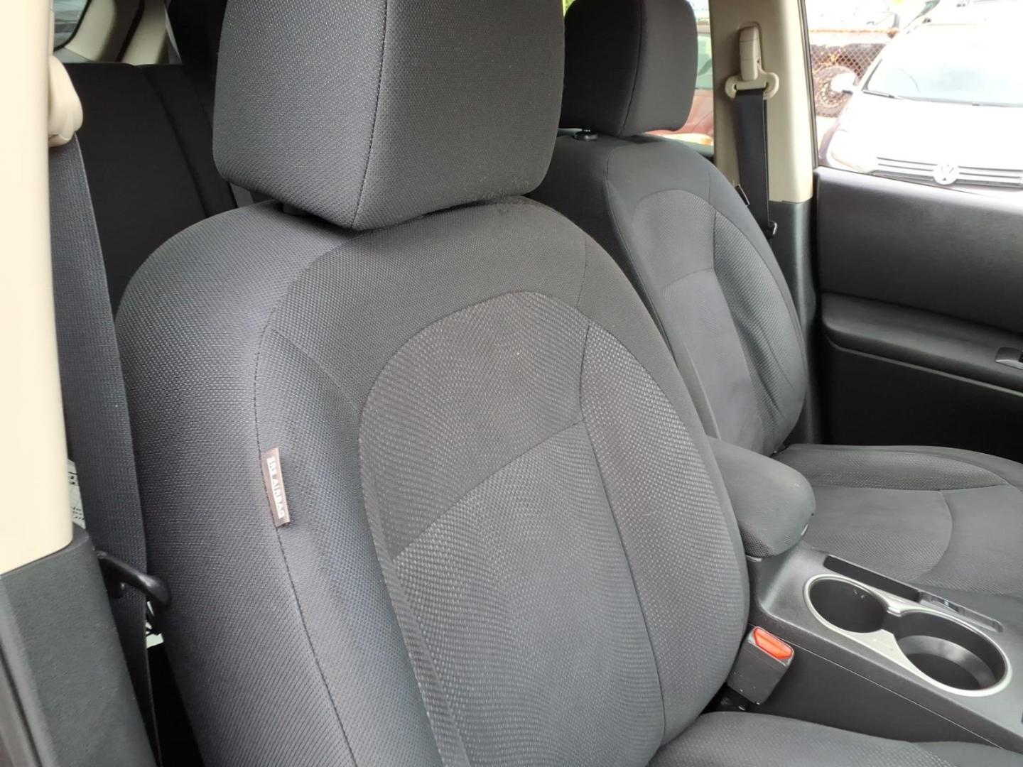 2015 Black Amethyst Nissan Rogue Select S (JN8AS5MV6FW) with an 2.5L 4 Cylinder Sequential-Port F.I. engine, Automatic transmission, located at 50 Eastern Blvd., Essex, MD, 21221, (410) 686-3444, 39.304367, -76.484947- Photo#15