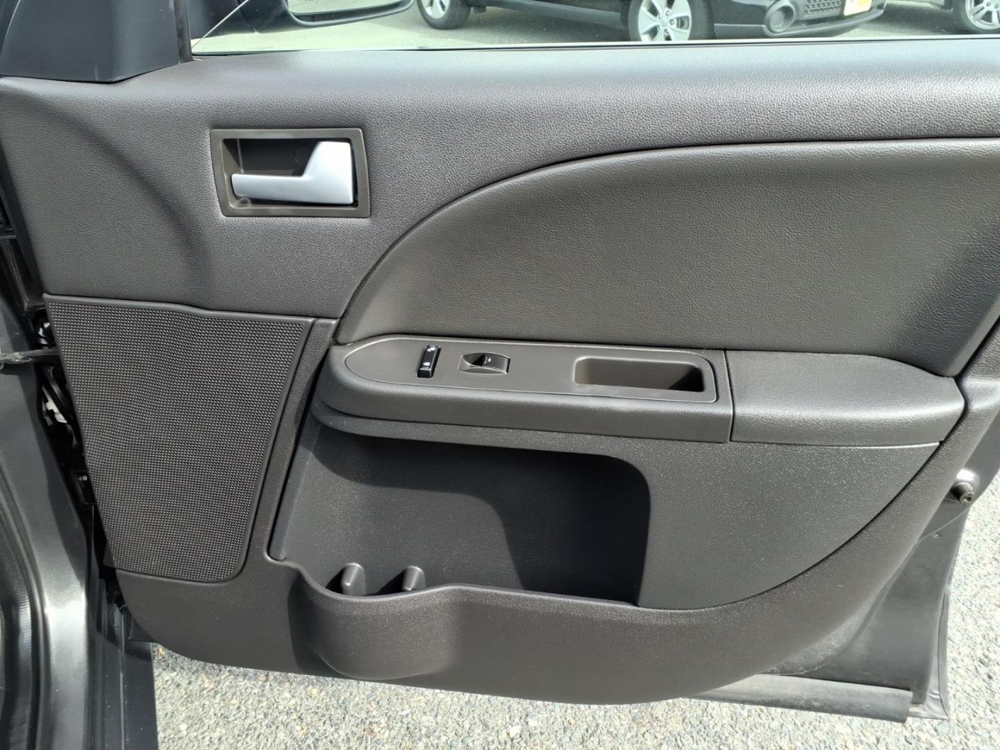 2007 Black Ford Five Hundred Limited (1FAHP28137G) with an 3.0L 6 Cylinder Fuel Injected engine, Automatic transmission, located at 50 Eastern Blvd., Essex, MD, 21221, (410) 686-3444, 39.304367, -76.484947- Photo#16